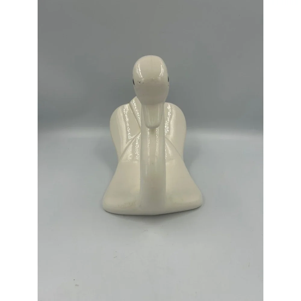 Vintage 1980 Ceramic Swan Hand Towel Washcloth Holder Cream Retro Bathroom Decor